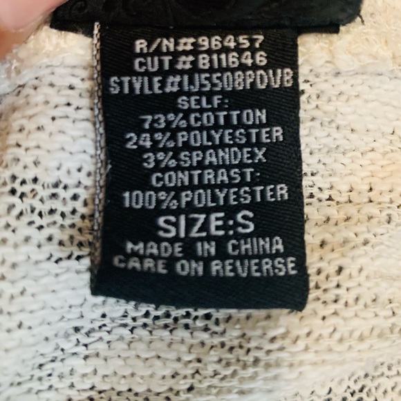 Daytrip long sleeve top with black bows on back EUC sz Small fits S/M - Picture 6 of 9